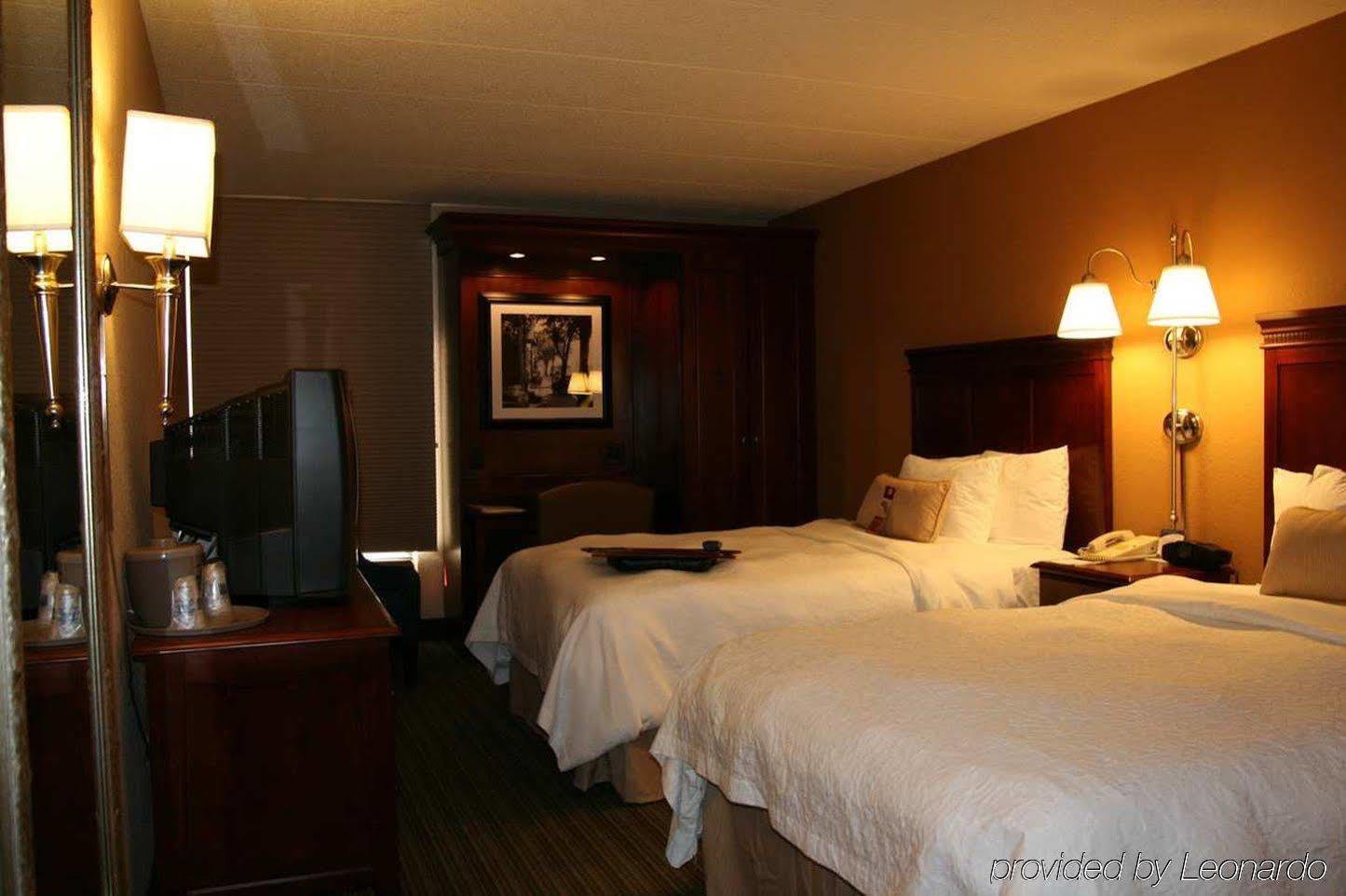 Four Points By Sheraton Chicago Westchester/Oak Brook Room photo